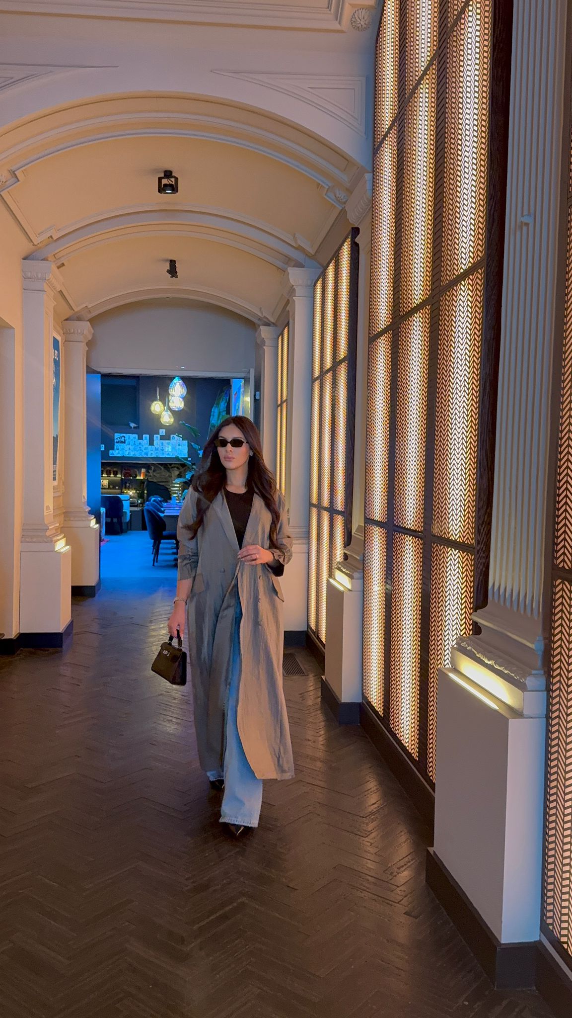 Abaya Manteau Effet Métallisé Argenté